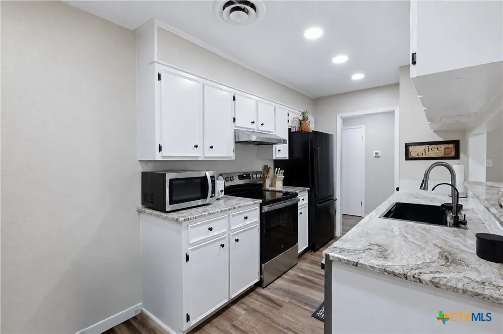204 Timberlane Victoria, TX 77901