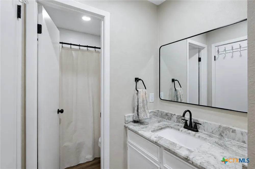 204 Timberlane Victoria, TX 77901