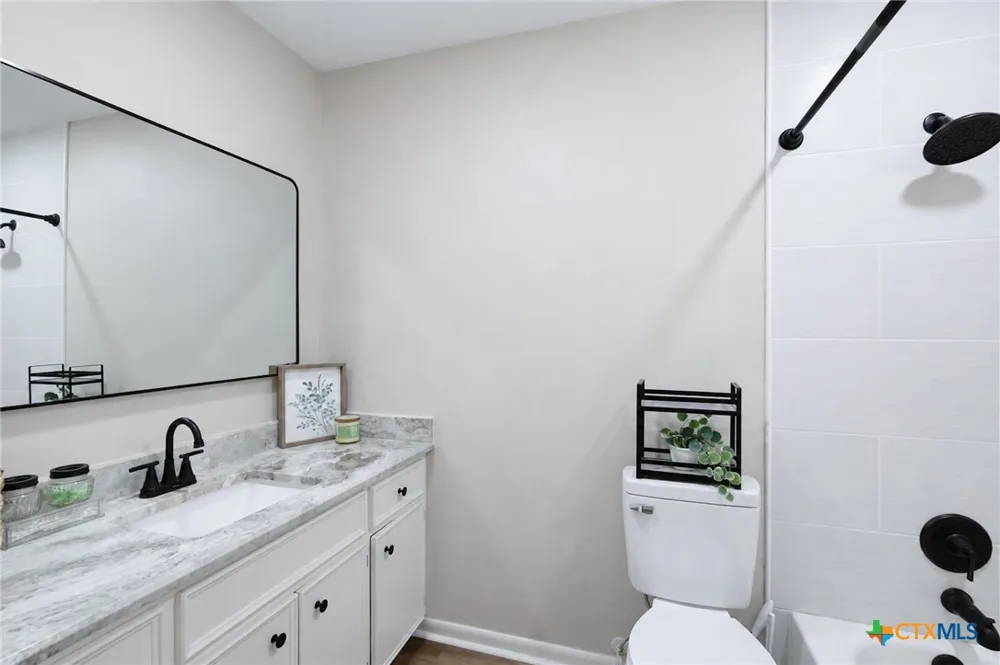 204 Timberlane Victoria, TX 77901