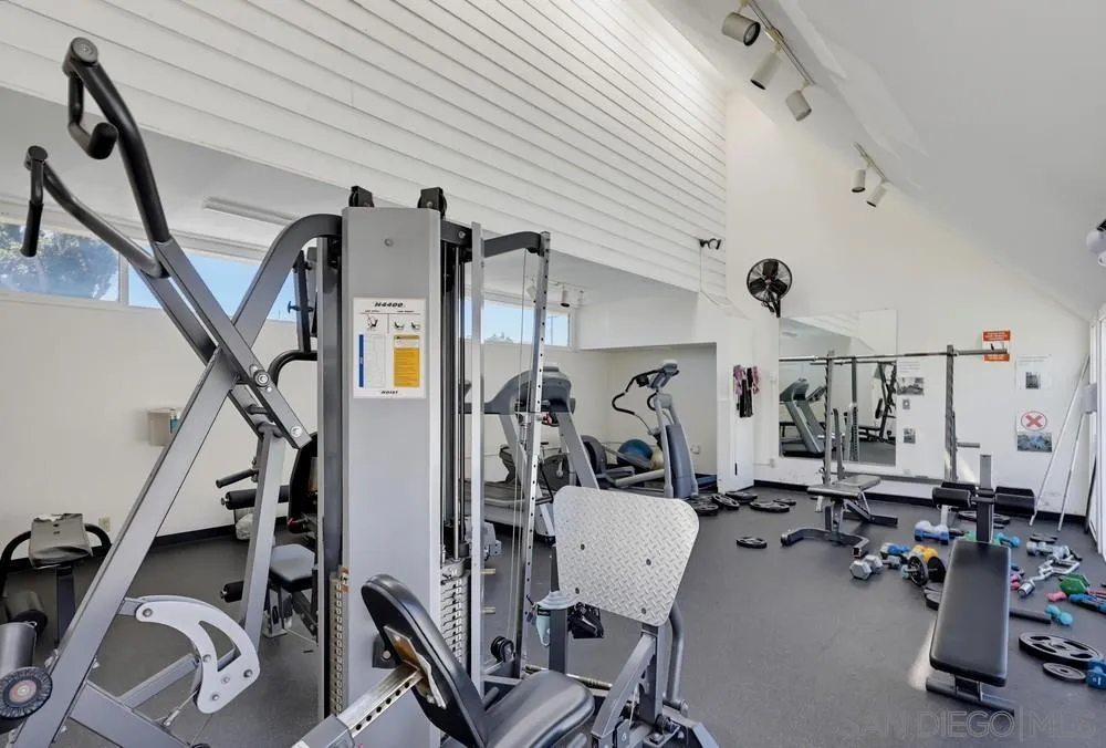 6333 Mount Ada unit 269 San Diego, CA 92111