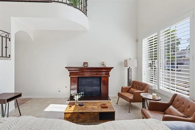 18120 Jaguar Court Los Angeles, CA 91335
