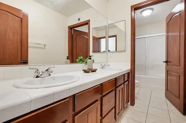 18120 Jaguar Court Los Angeles, CA 91335