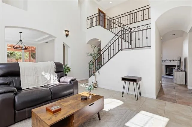 18120 Jaguar Court Los Angeles, CA 91335