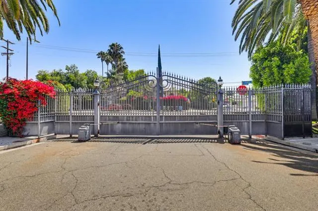 18120 Jaguar Court Los Angeles, CA 91335