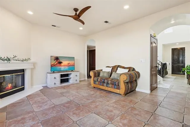 18120 Jaguar Court Los Angeles, CA 91335