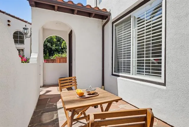 18120 Jaguar Court Los Angeles, CA 91335