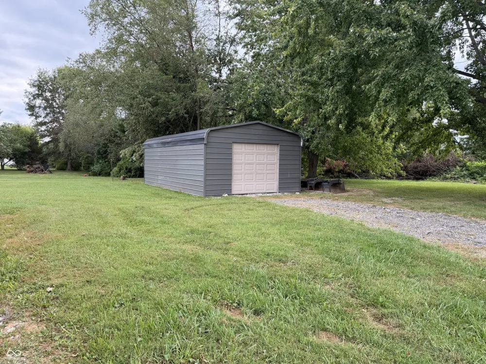 2985 E 1250 North Alexandria, IN 46001