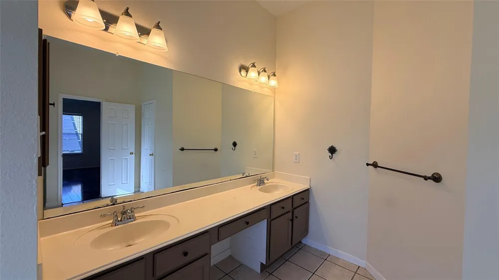106 Crimson Bay Drive League City, TX 77573