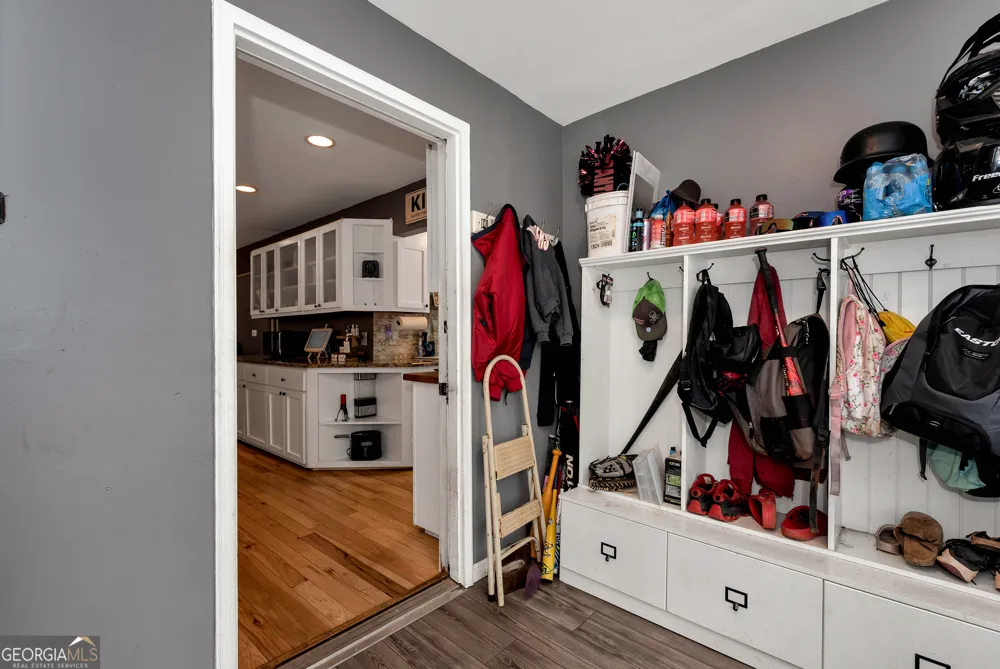 6009 Holly Springs RD Pendergrass, GA 30567