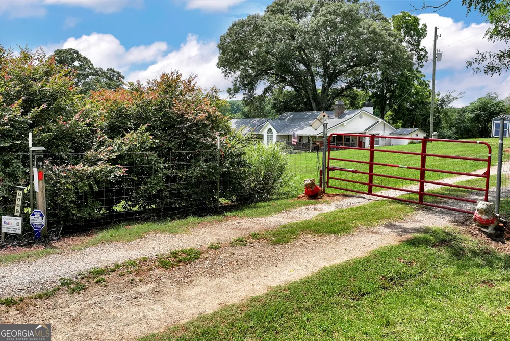 6009 Holly Springs RD Pendergrass, GA 30567