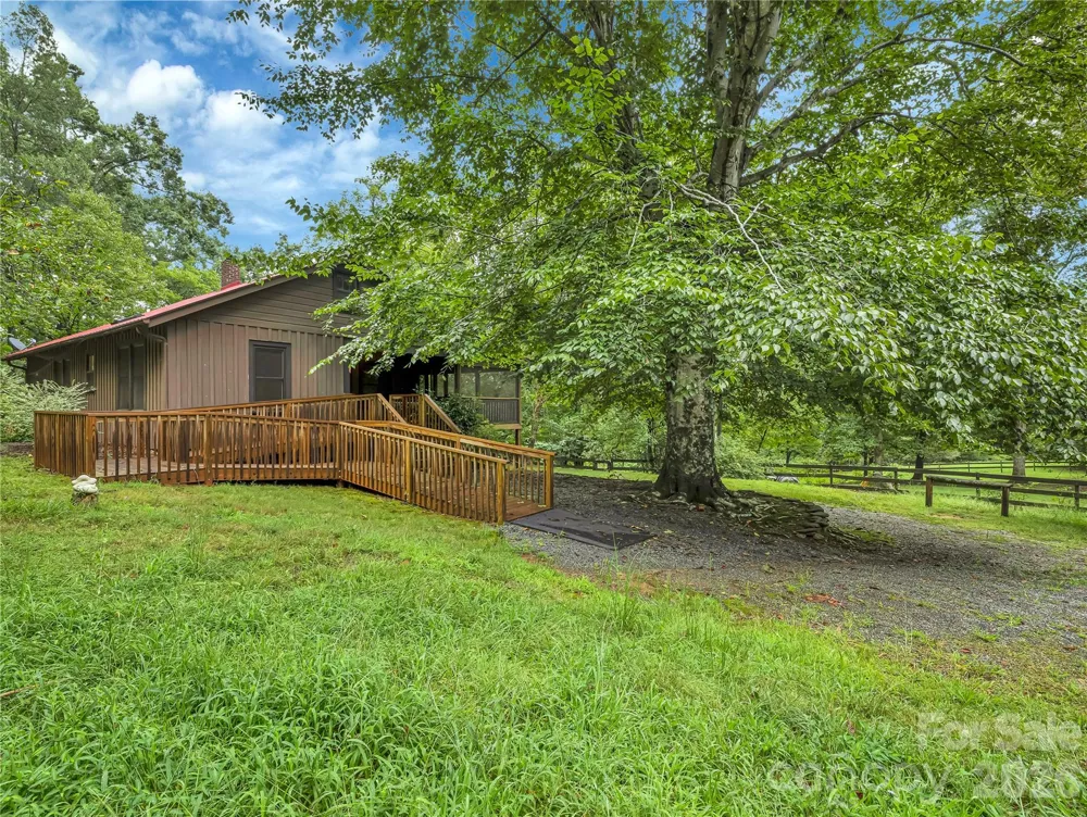 989 Fox Mountain Road Columbus, NC 28722