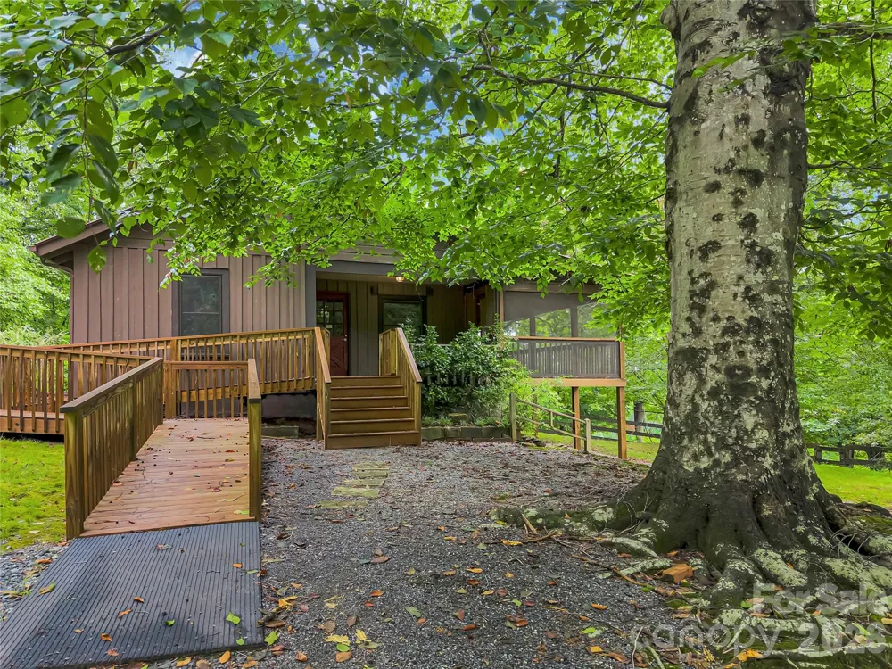 989 Fox Mountain Road Columbus, NC 28722