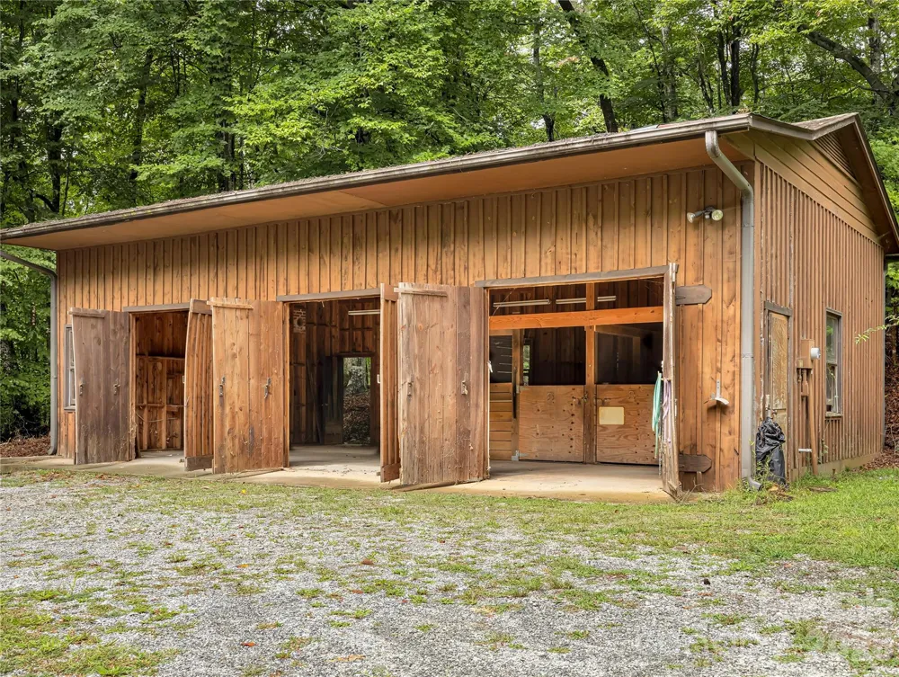 989 Fox Mountain Road Columbus, NC 28722