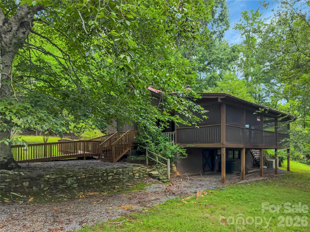 989 Fox Mountain Road Columbus, NC 28722