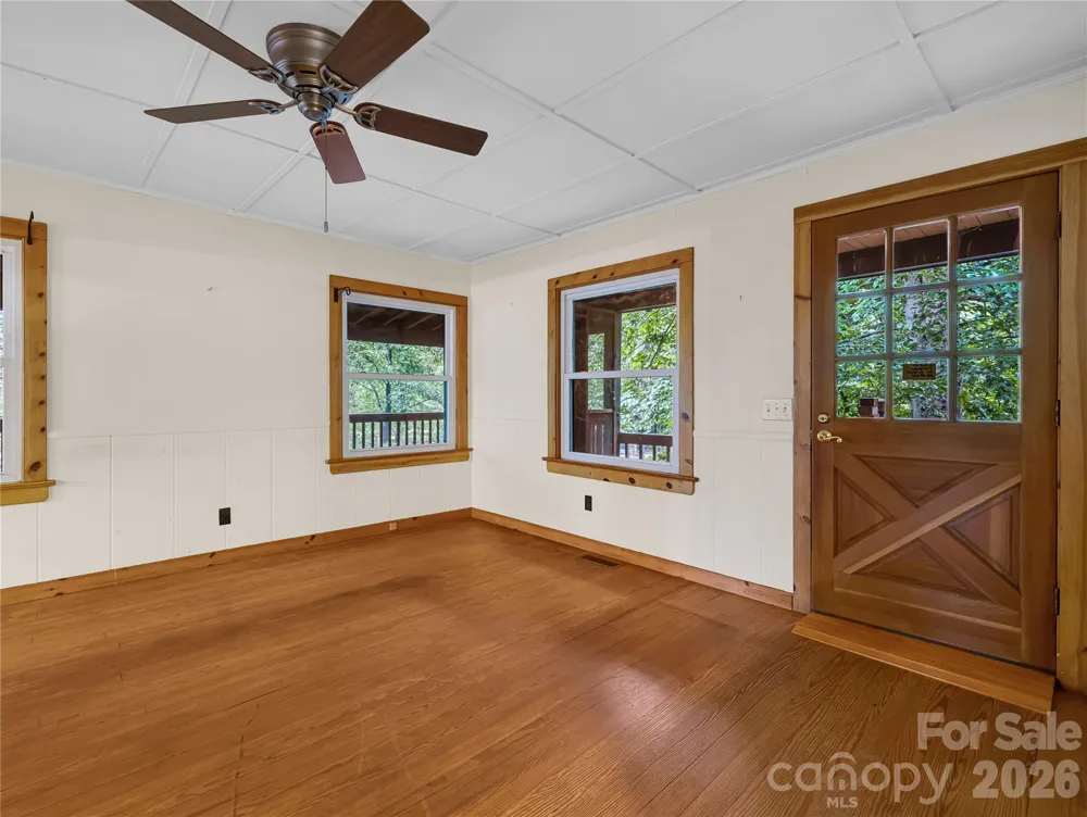 989 Fox Mountain Road Columbus, NC 28722