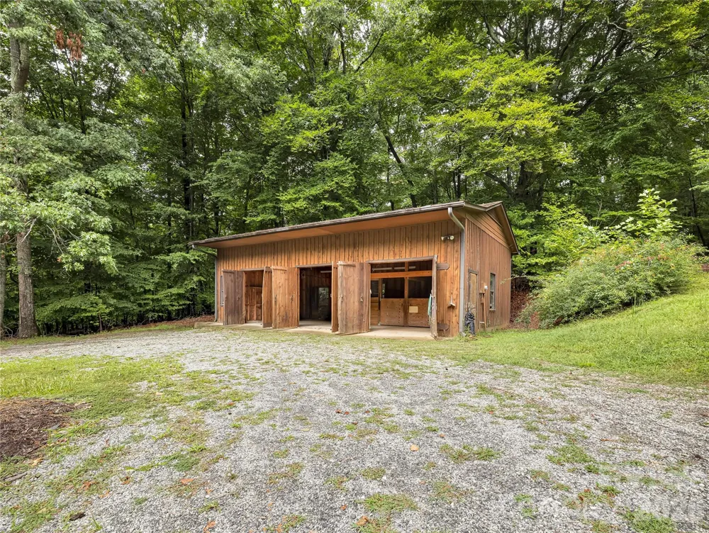 989 Fox Mountain Road Columbus, NC 28722