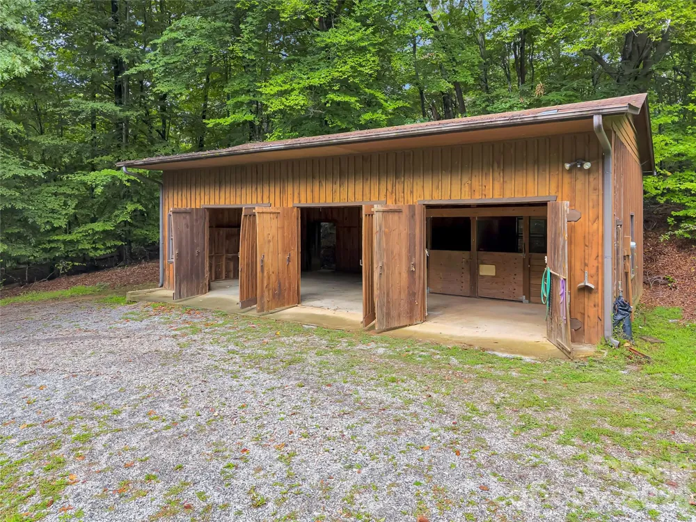 989 Fox Mountain Road Columbus, NC 28722