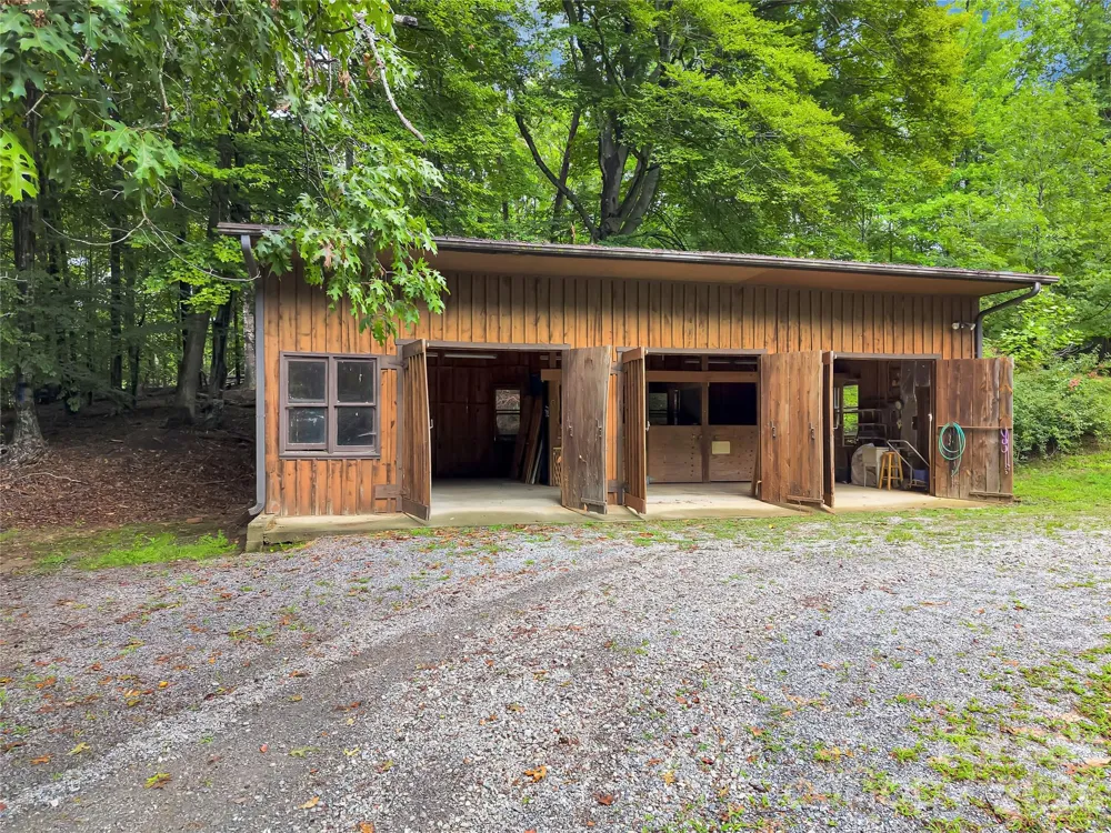 989 Fox Mountain Road Columbus, NC 28722