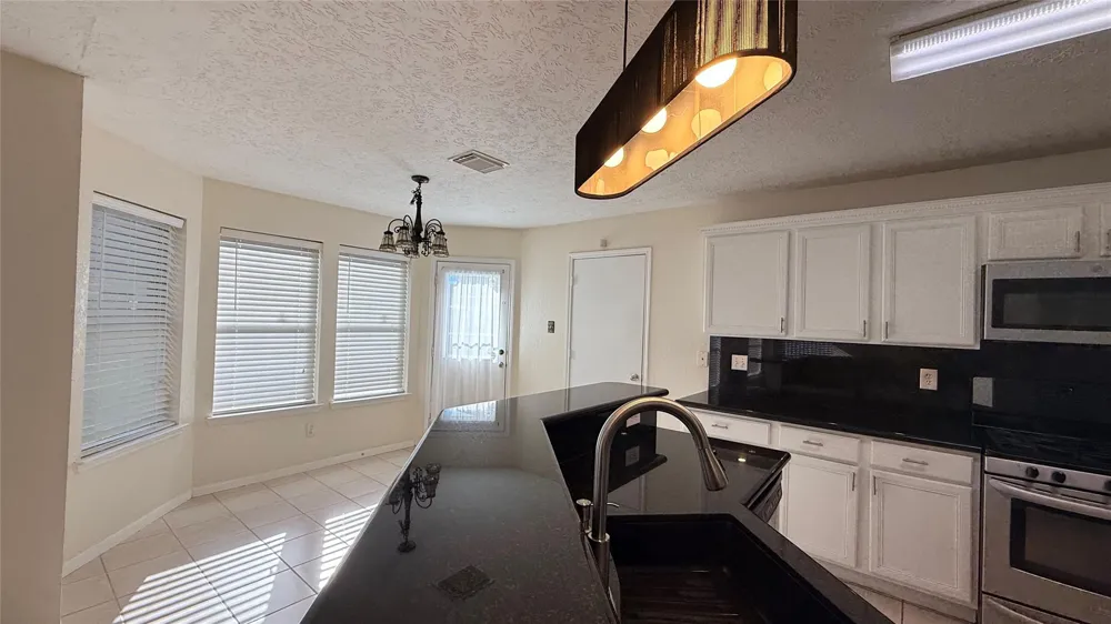106 Crimson Bay Drive League City, TX 77573