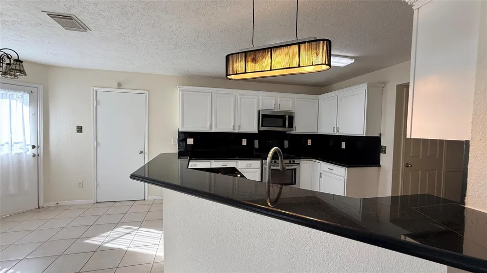 106 Crimson Bay Drive League City, TX 77573