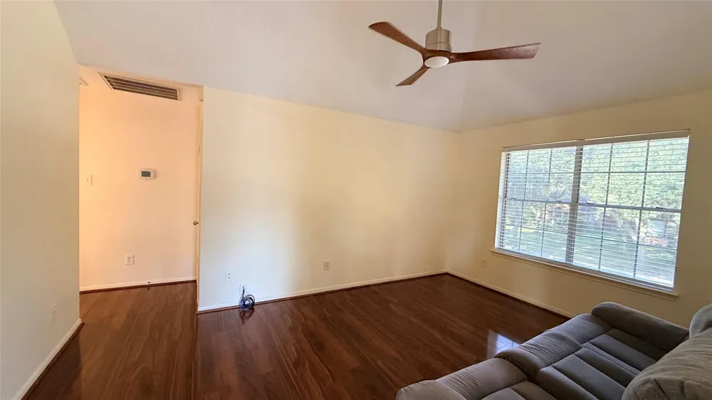 106 Crimson Bay Drive League City, TX 77573