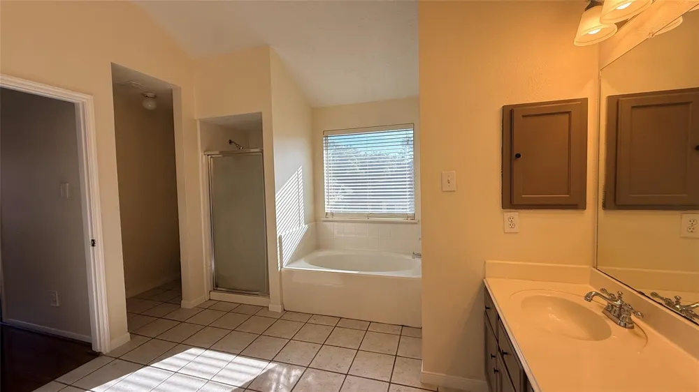106 Crimson Bay Drive League City, TX 77573
