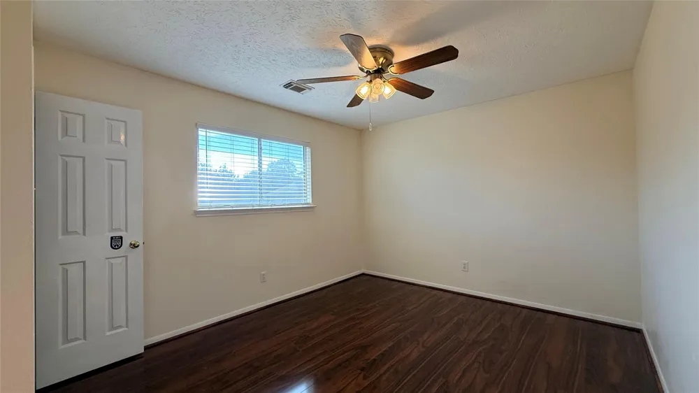106 Crimson Bay Drive League City, TX 77573
