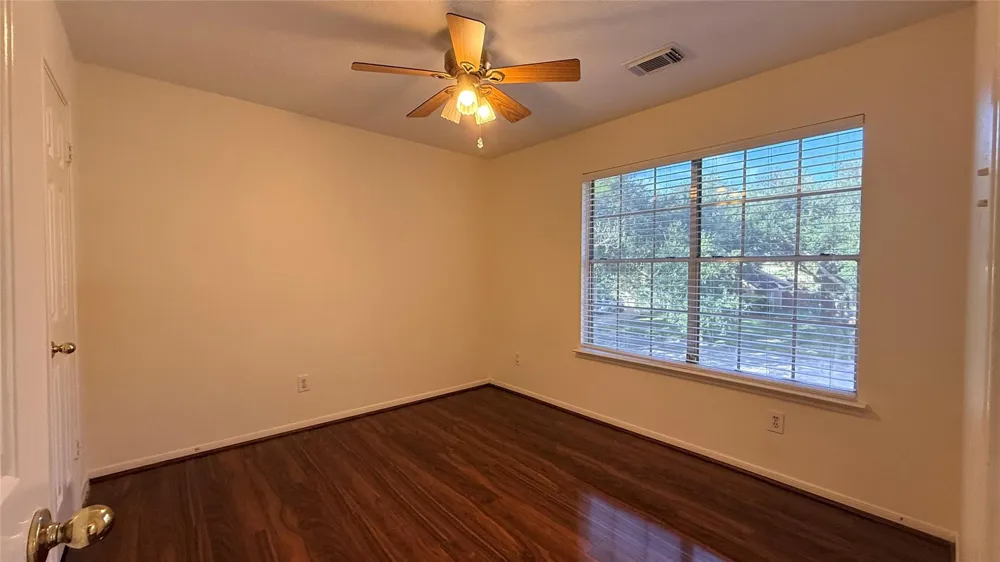 106 Crimson Bay Drive League City, TX 77573