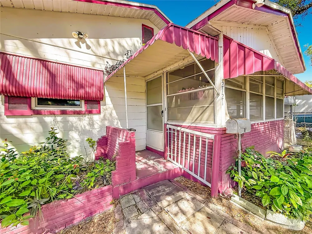 2121 10TH STREET S St Petersburg, FL 33705