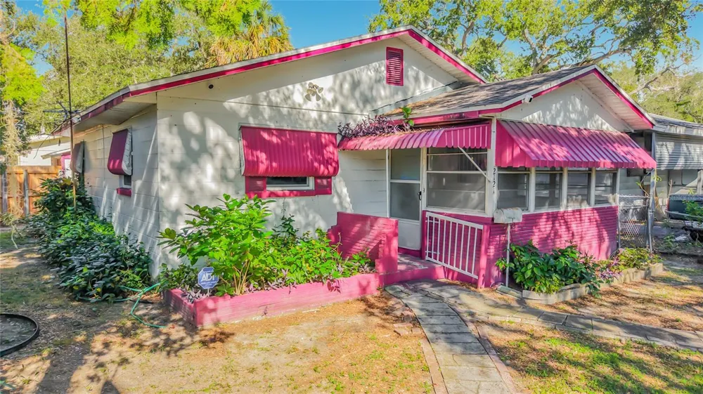 2121 10TH STREET S St Petersburg, FL 33705