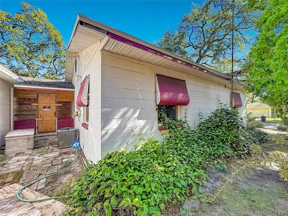 2121 10TH STREET S St Petersburg, FL 33705