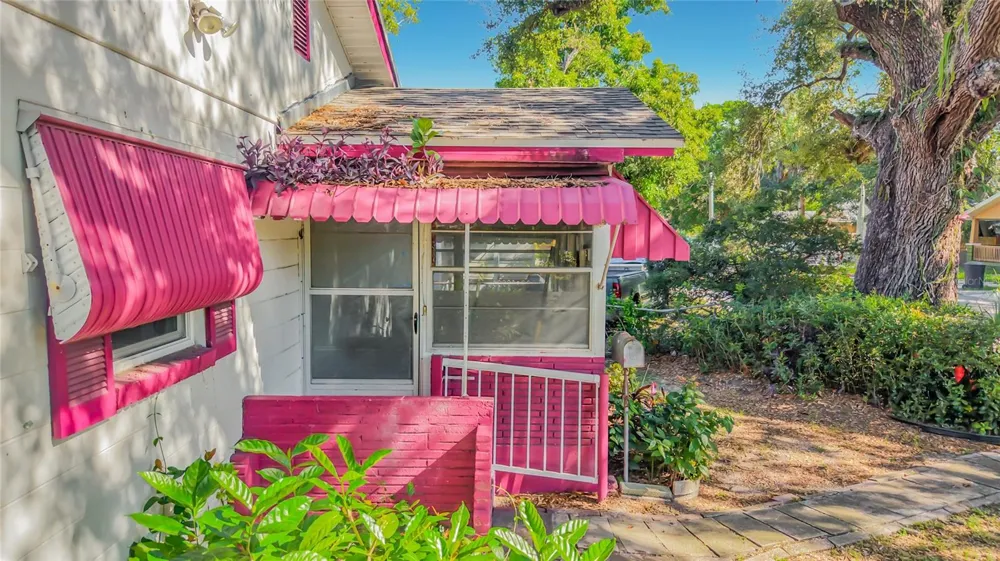 2121 10TH STREET S St Petersburg, FL 33705