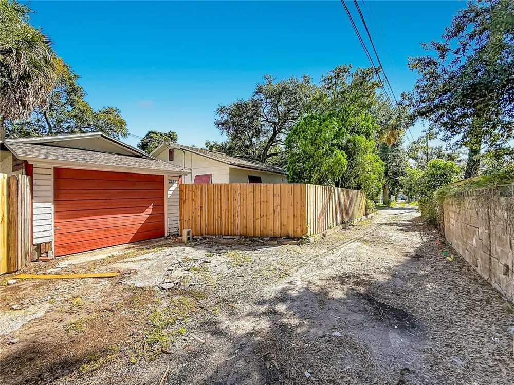 2121 10TH STREET S St Petersburg, FL 33705