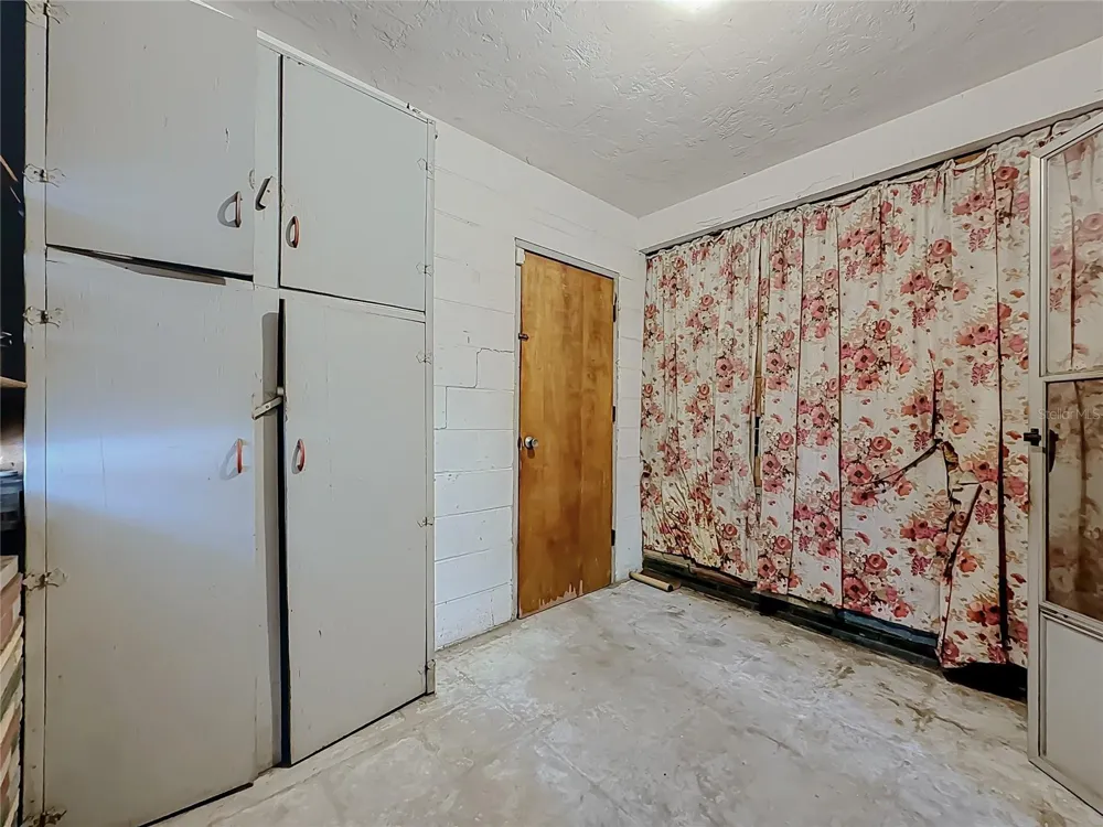 2121 10TH STREET S St Petersburg, FL 33705