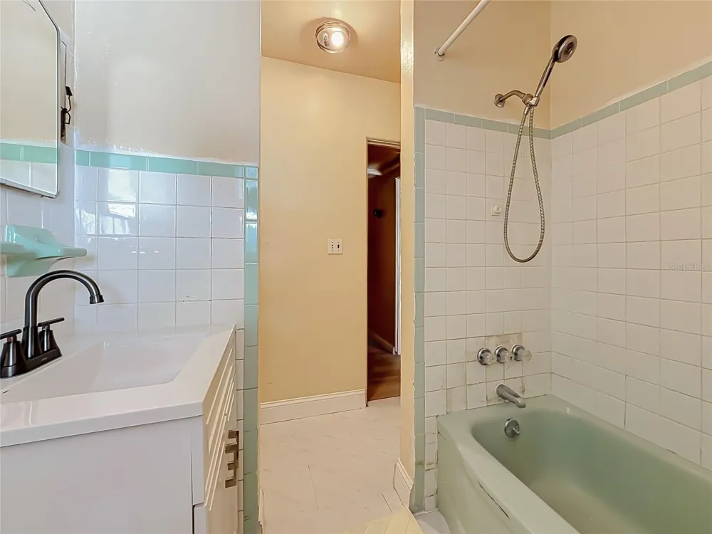 2121 10TH STREET S St Petersburg, FL 33705