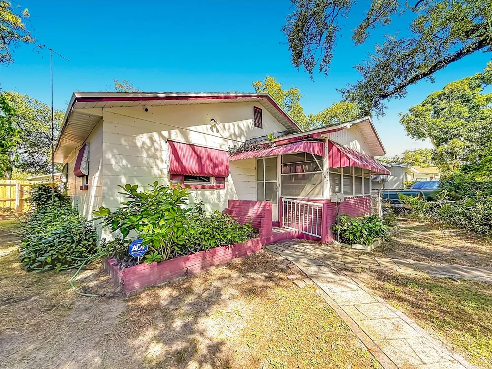 2121 10TH STREET S St Petersburg, FL 33705