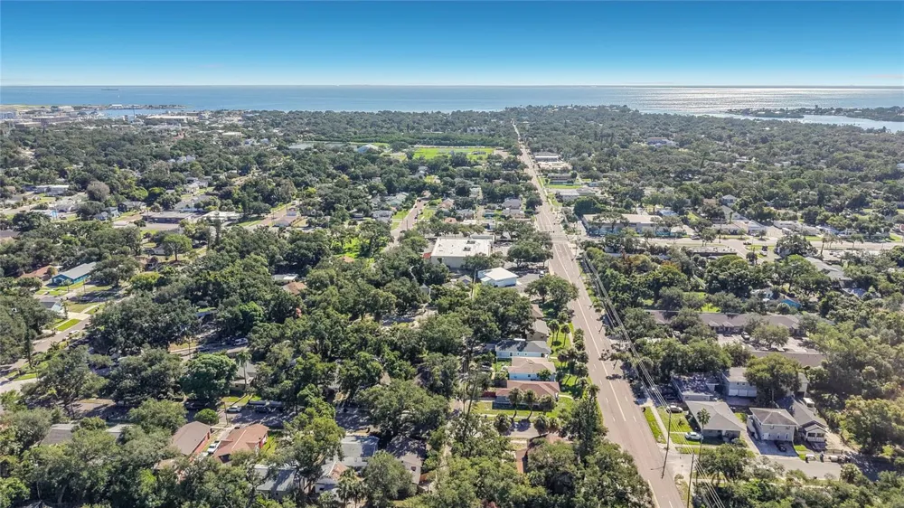 2121 10TH STREET S St Petersburg, FL 33705