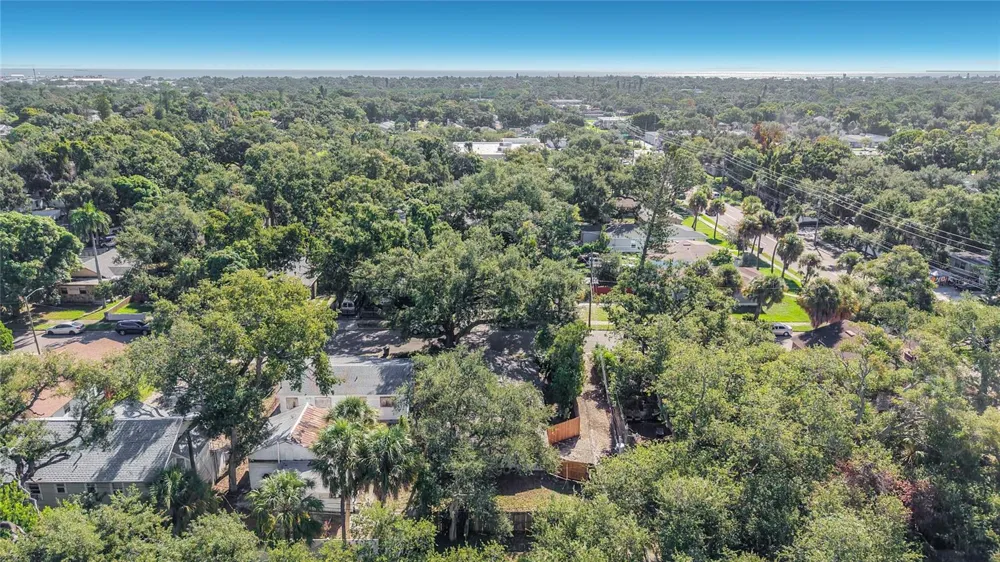 2121 10TH STREET S St Petersburg, FL 33705