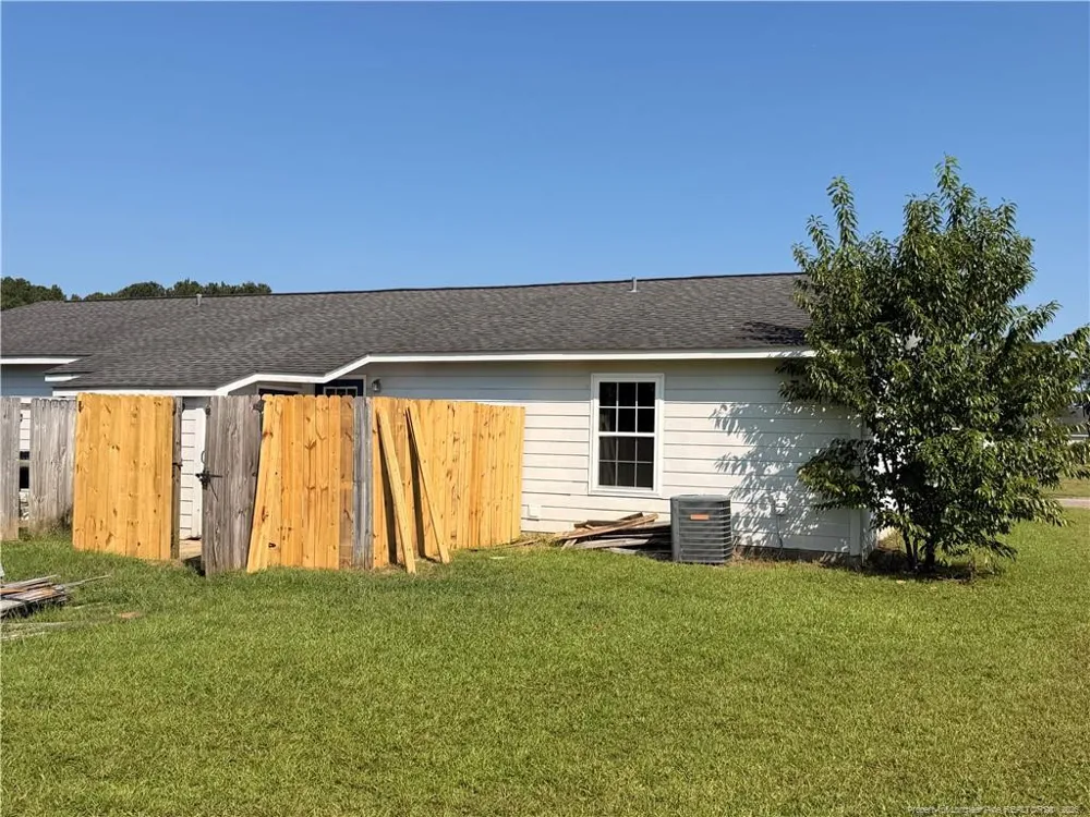 173 Centipede Lane Raeford, NC 28376