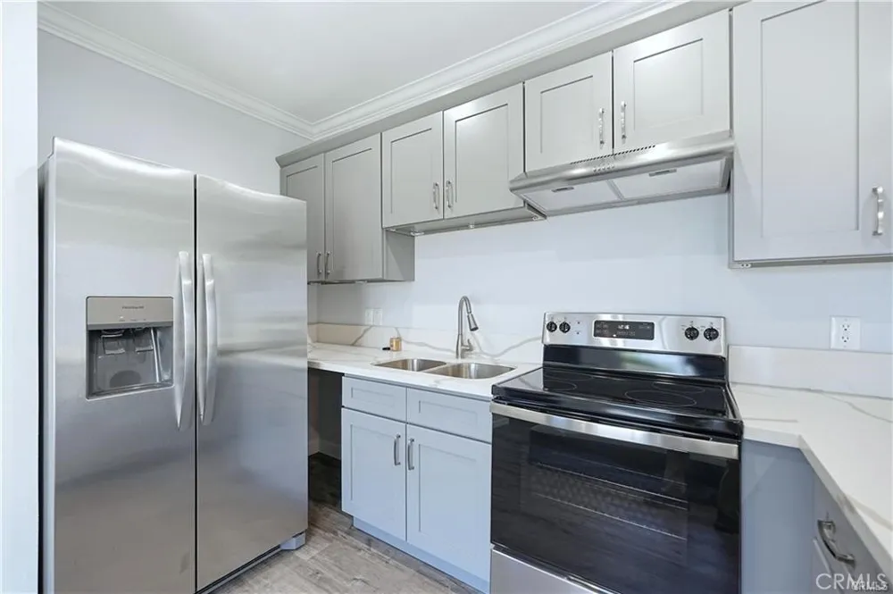 332 Anita Dr Pasadena, CA 91105