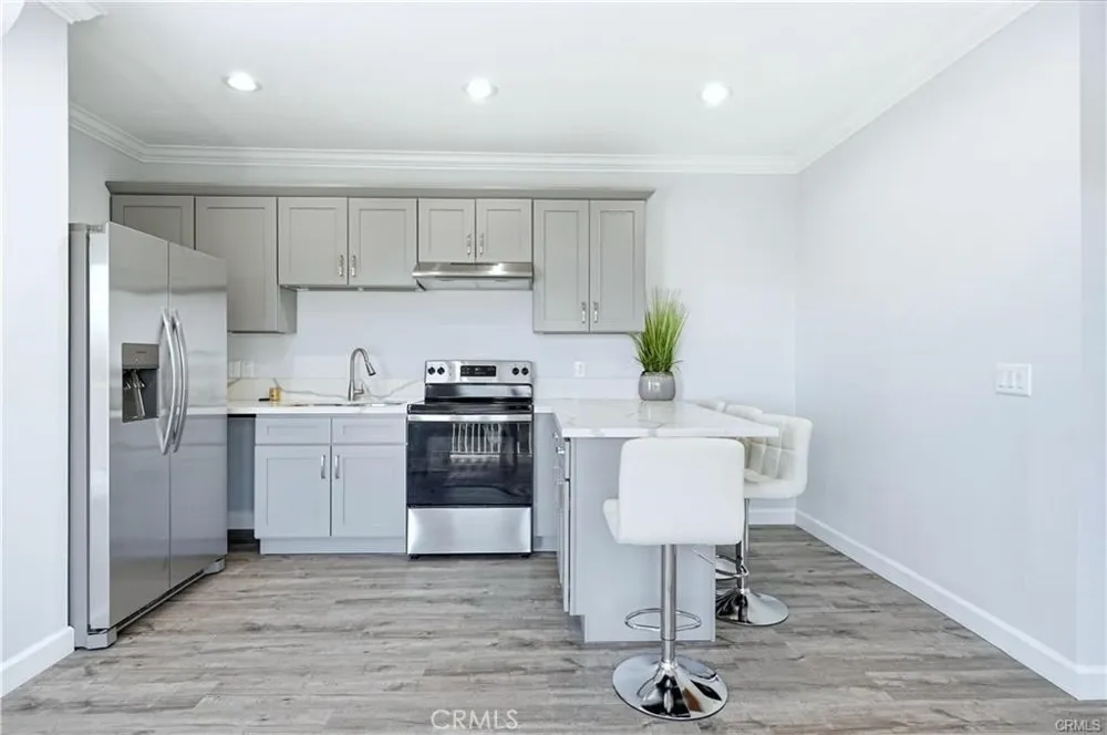 332 Anita Dr Pasadena, CA 91105