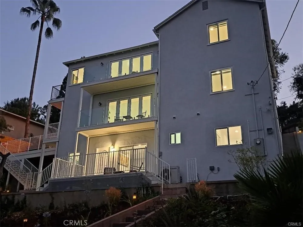 332 Anita Dr Pasadena, CA 91105