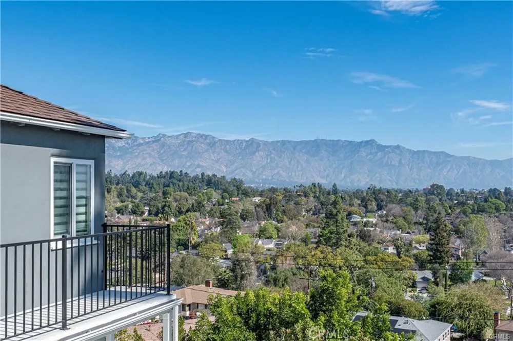 332 Anita Dr Pasadena, CA 91105