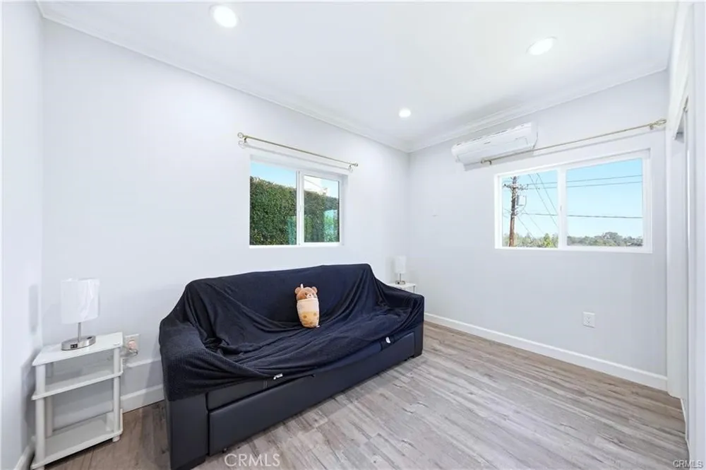 332 Anita Dr Pasadena, CA 91105