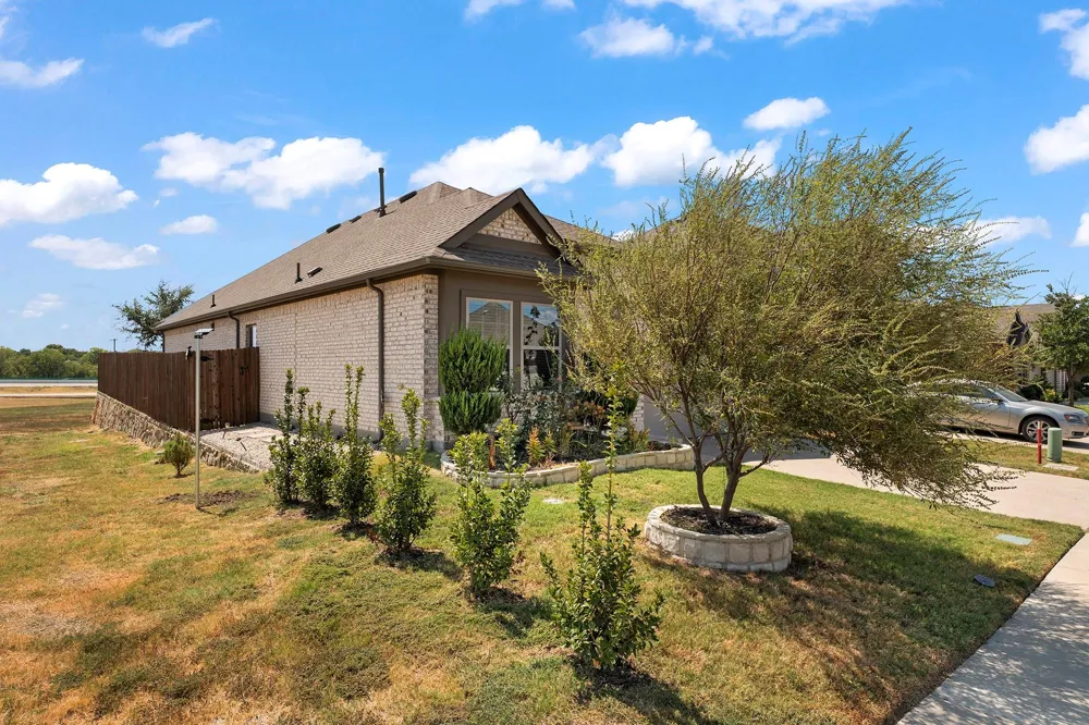 102 Camelia Street Garland, TX 75043