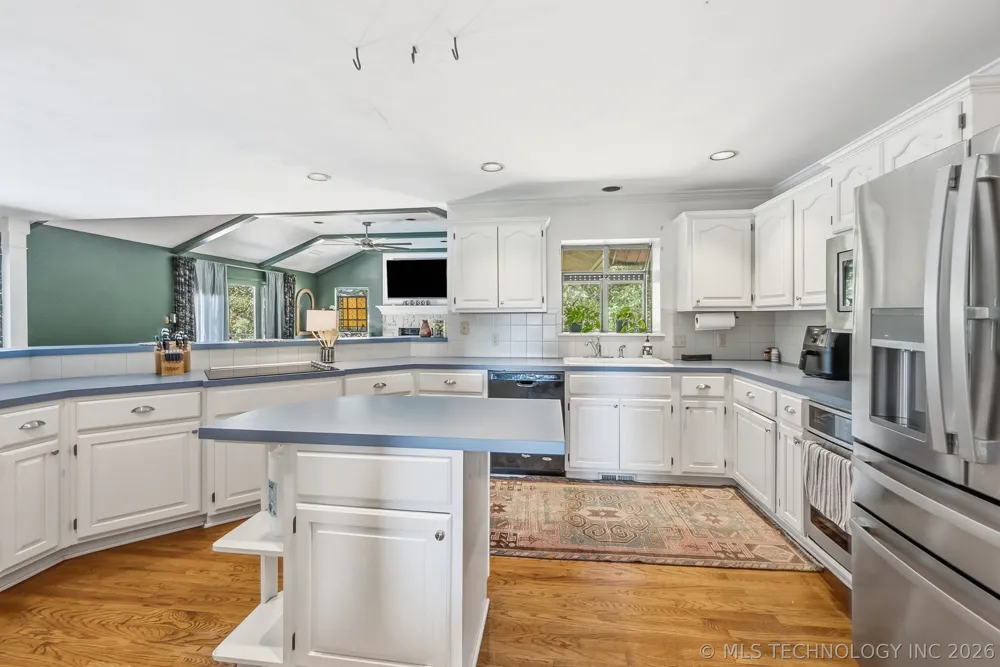 1103 E 124TH STREET S Jenks, OK 74037