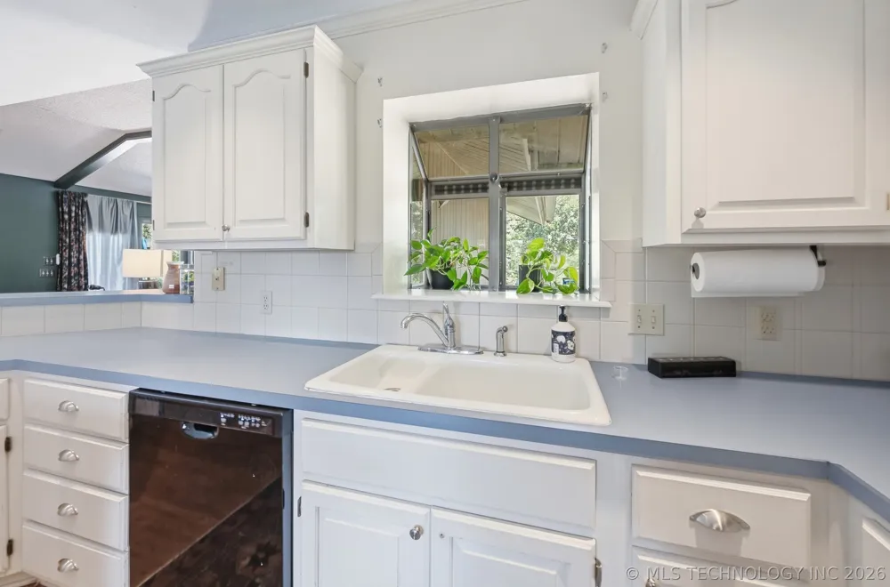 1103 E 124TH STREET S Jenks, OK 74037
