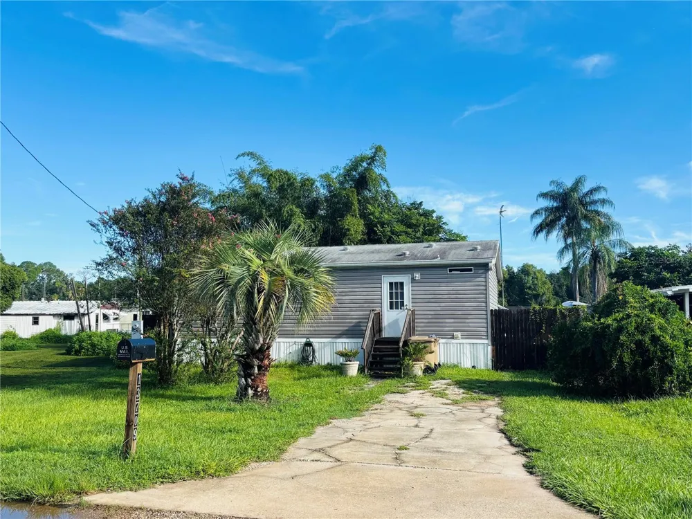 13709 WOODLAND DRIVE Astatula, FL 34705