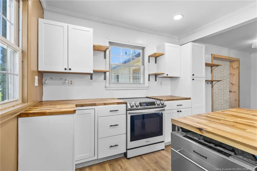 410 W Mclean Street St. Pauls, NC 28384