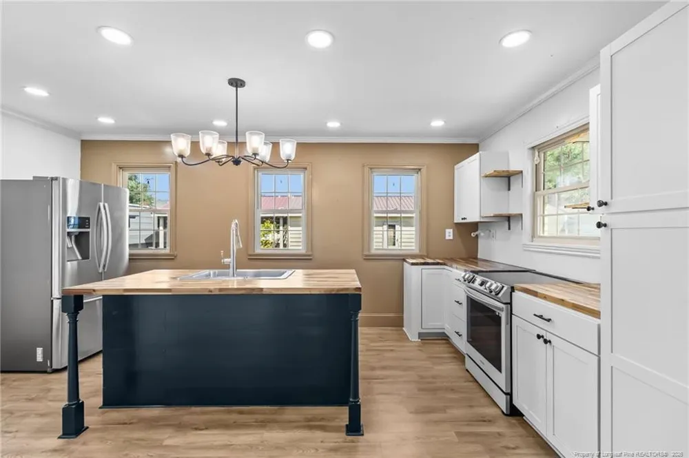 410 W Mclean Street St. Pauls, NC 28384